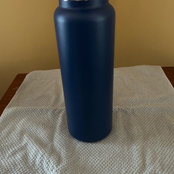 Hydro Flask Midnight Blue Bottle - Picture 2 of 8